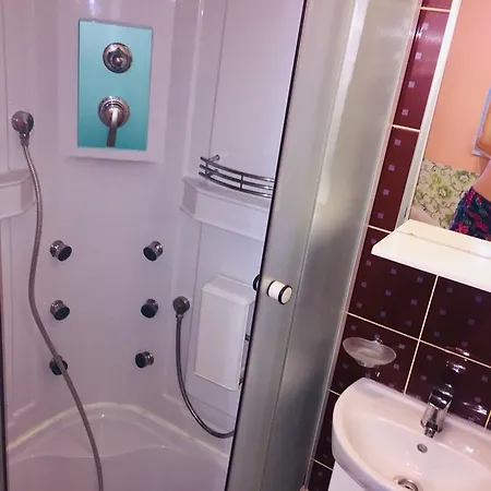 Orlinoe Gnezdo Apartment